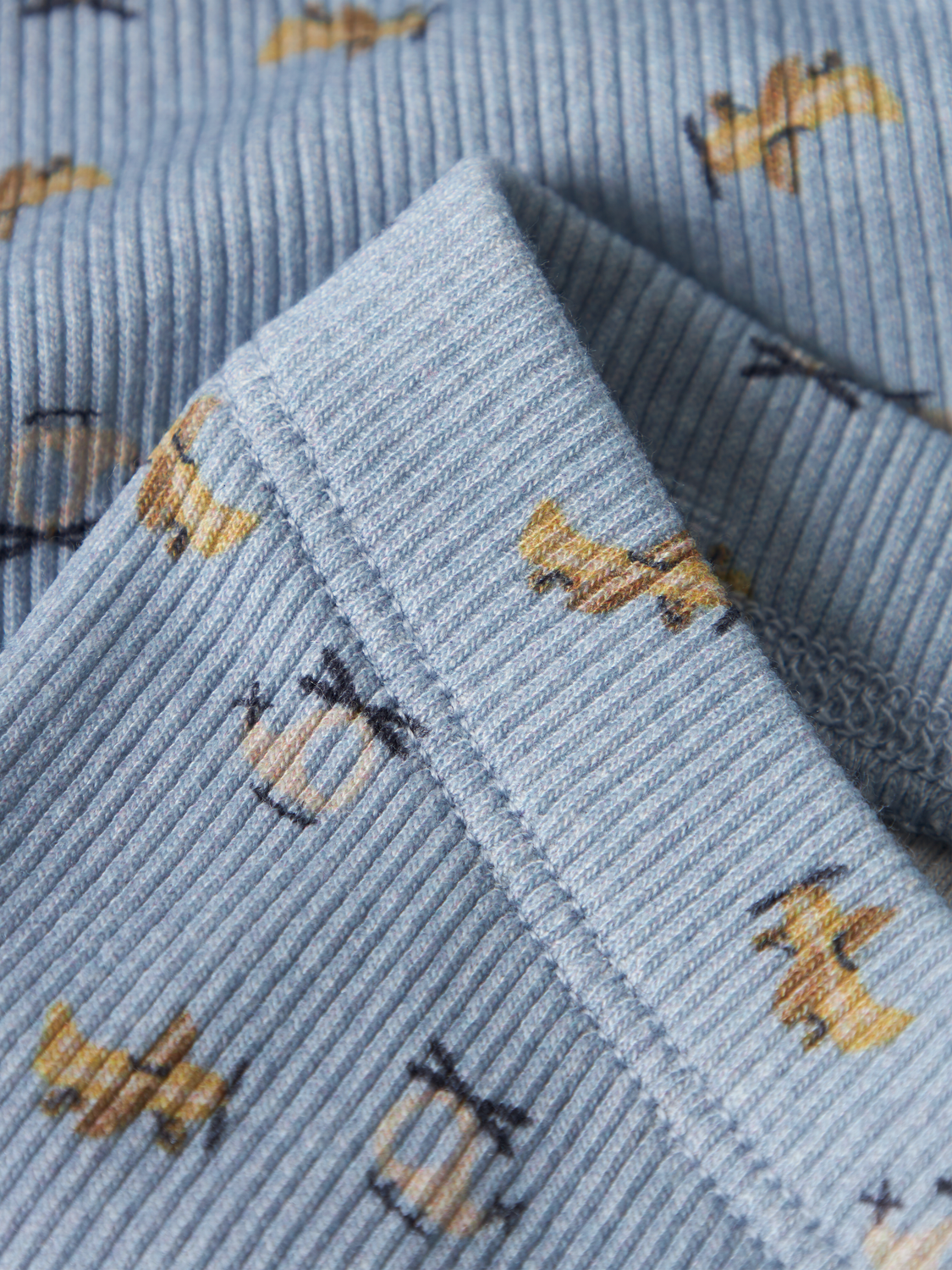 model_shot-front_full